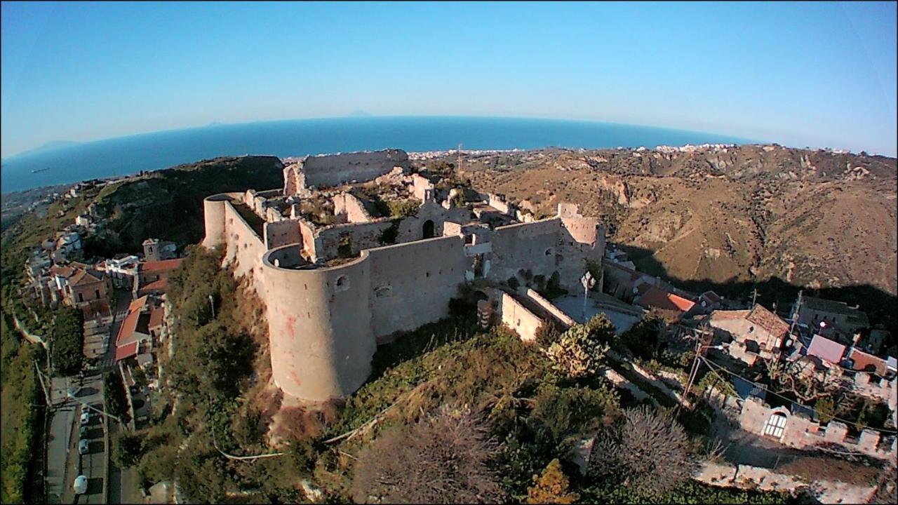 Apartamento L'Isola Di Ago Torregrotta Exterior foto